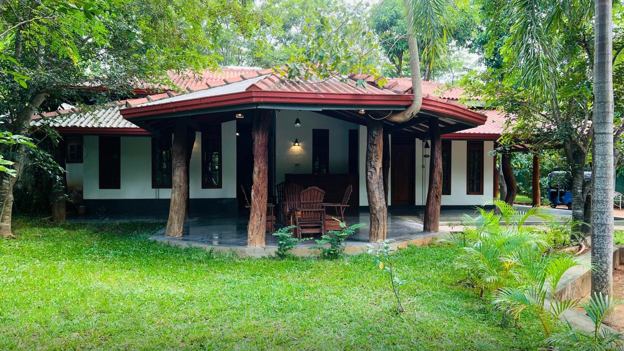 Kingfisher Resort & Retreat Sigiriya Buitenkant foto